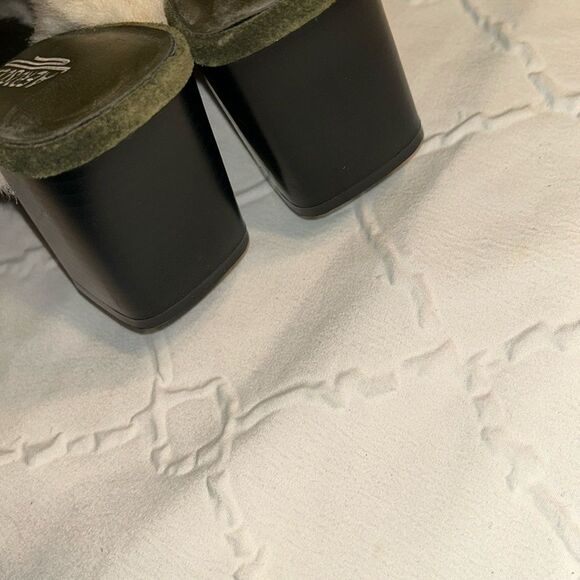 Aerosoles  Green Slip on Leather/Suede Mule Shoes (Size 6.5M) - Picture 4 of 11